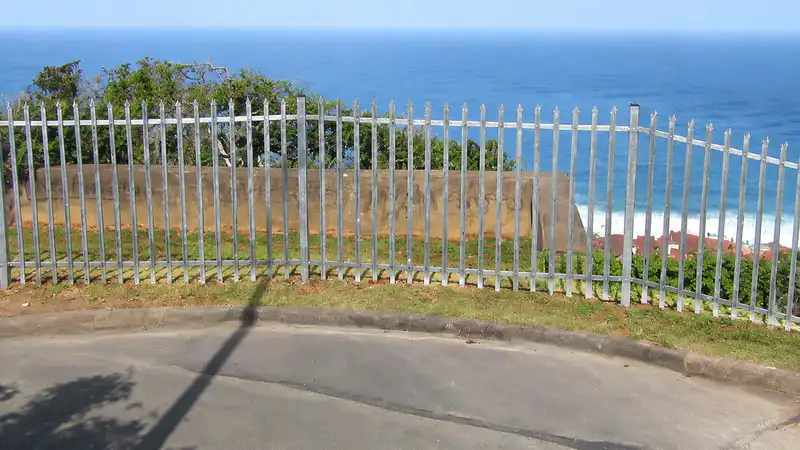 Hot-dip galvanised palisade fence for coastal industrial and humid security projects